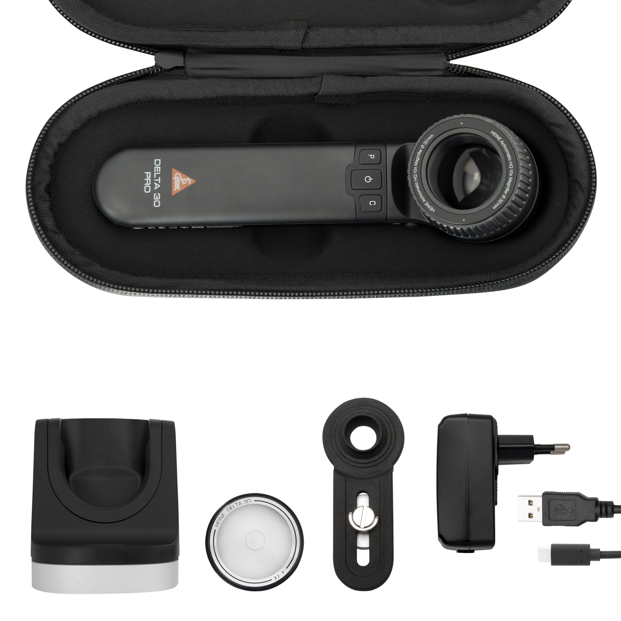 Das Bild zeigt das HEINE DELTA 30 PRO Dermatoskop in einem offenen Etui. Es ist mit Zubehör wie Ladegerät, USB-Kabel und verschiedenen Aufsätzen abgebildet. Ideal für präzise Hautuntersuchungen.